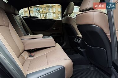 Седан Lexus ES 2023 в Киеве