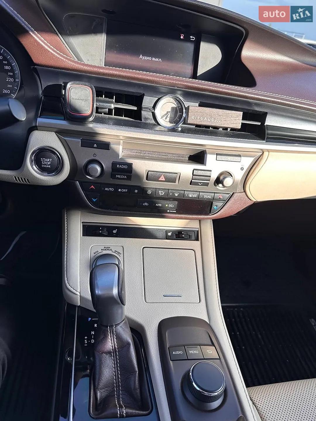 2016 Lexus ES - мініатюра 8