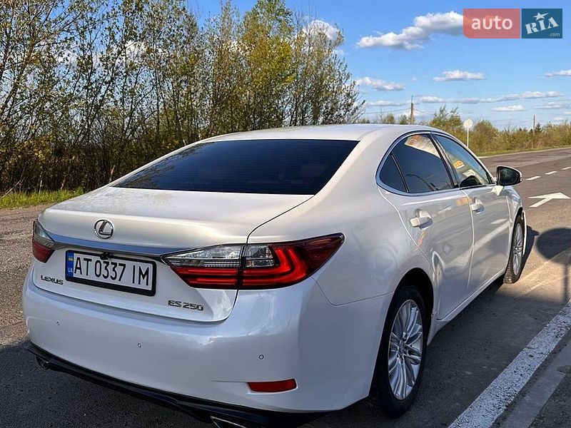 Седан Lexus ES 2016 в Івано-Франківську