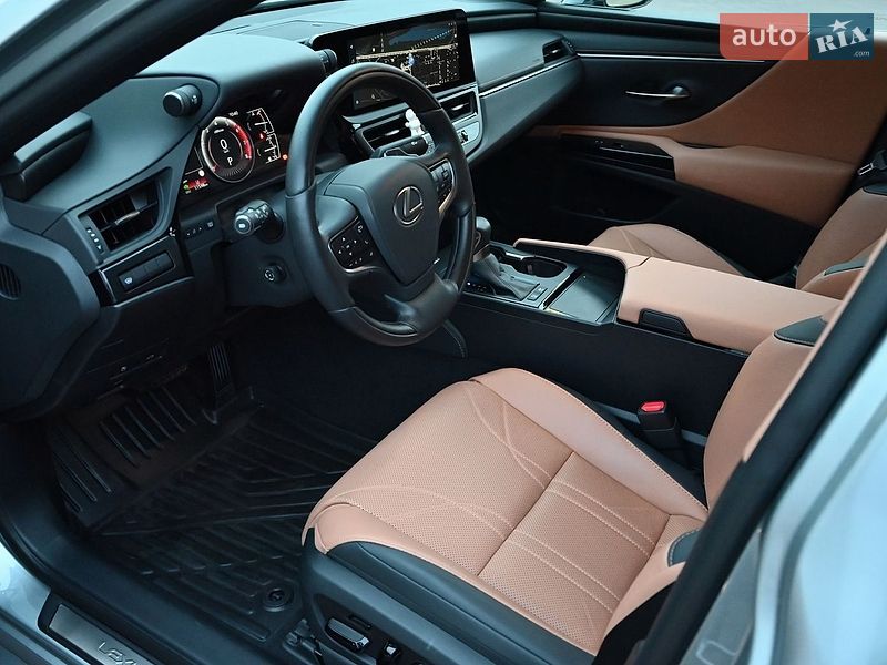 Седан Lexus ES 2023 в Киеве