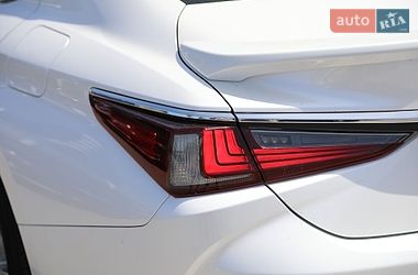 Седан Lexus ES 2021 в Харькове