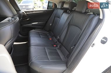 Седан Lexus ES 2021 в Харькове