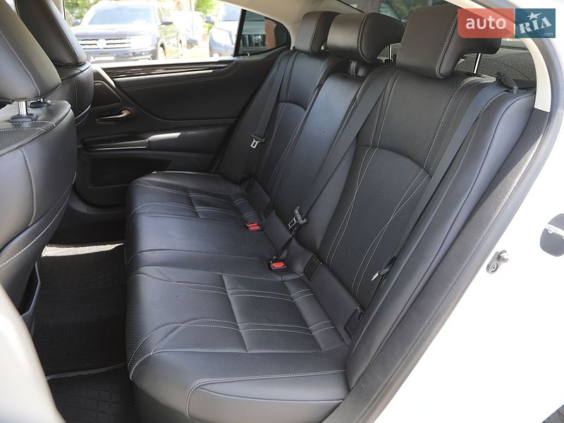 Седан Lexus ES 2021 в Харькове