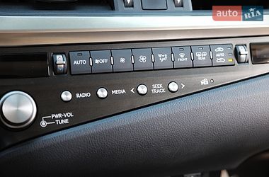 Седан Lexus ES 2021 в Харькове