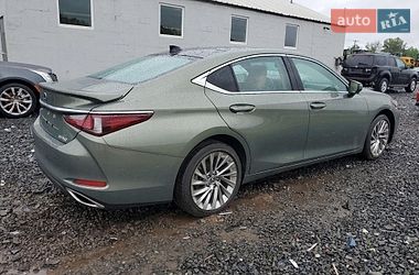 Седан Lexus ES 2023 в Львове