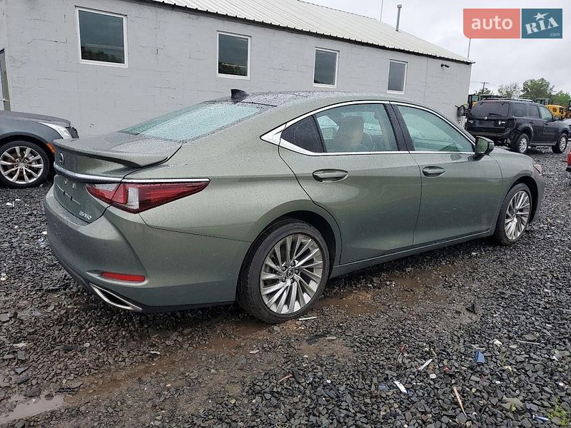 Седан Lexus ES 2023 в Львове
