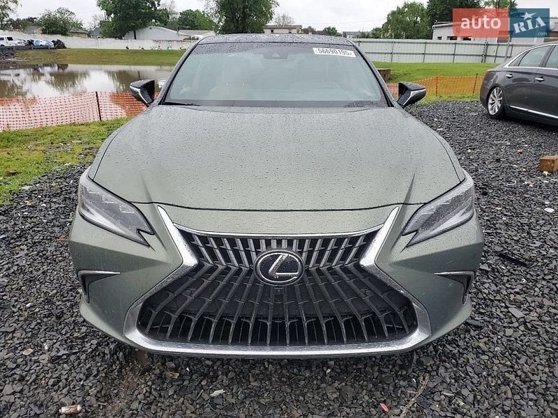 Седан Lexus ES 2023 в Львове