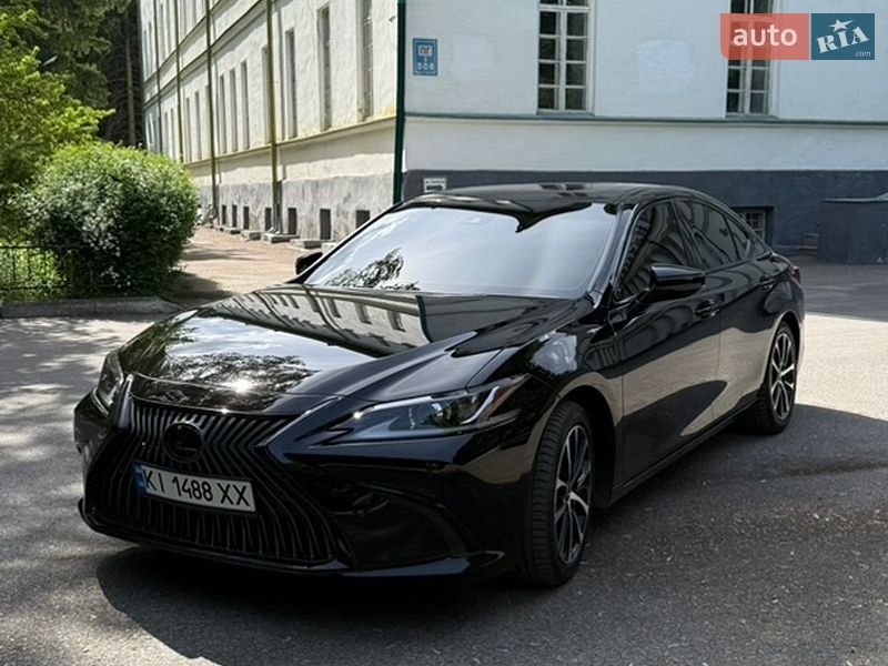 Lexus ES 2020