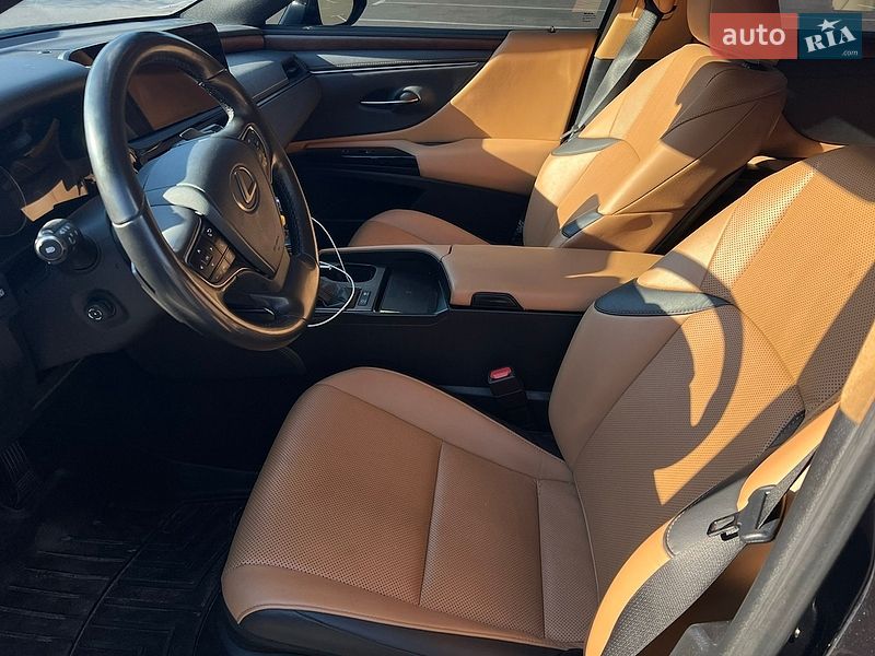 Седан Lexus ES 2023 в Києві