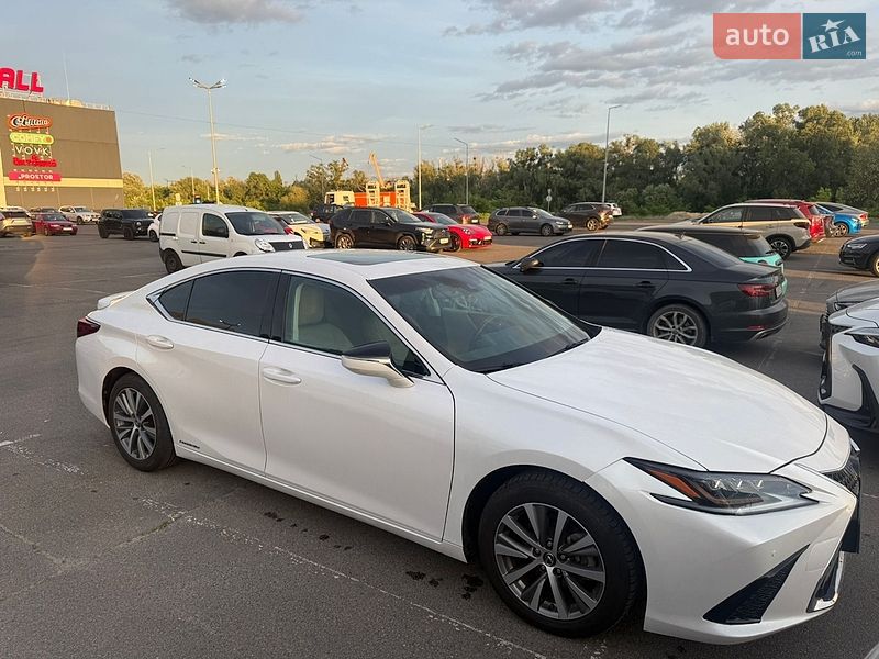 Седан Lexus ES 2021 в Киеве