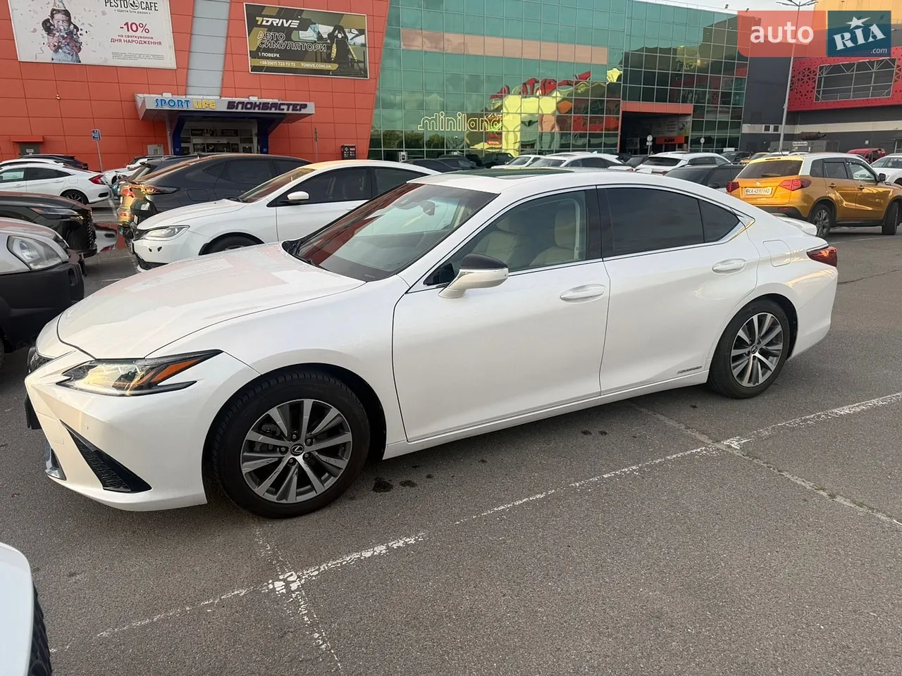 2021 Lexus ES - мініатюра 16