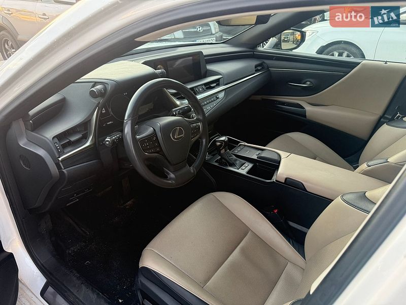 Седан Lexus ES 2021 в Киеве