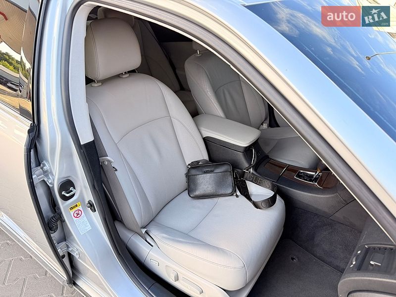 Седан Lexus ES 2009 в Тернополі