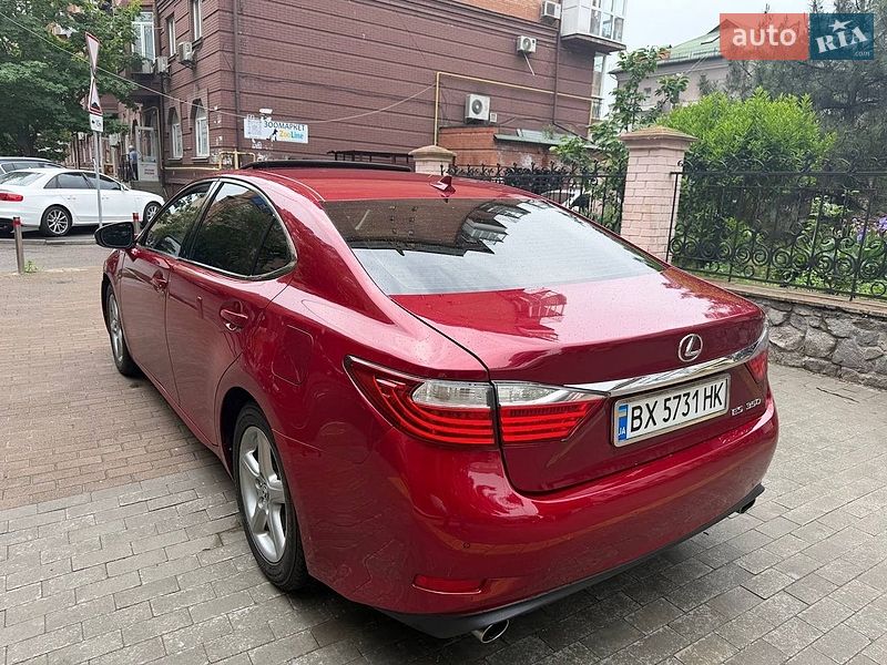 Седан Lexus ES 2012 в Киеве