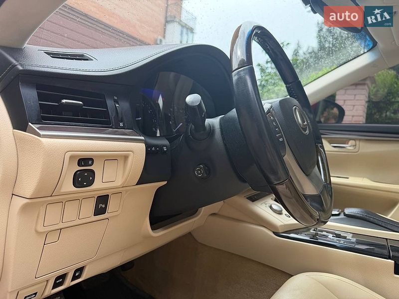 Седан Lexus ES 2012 в Киеве