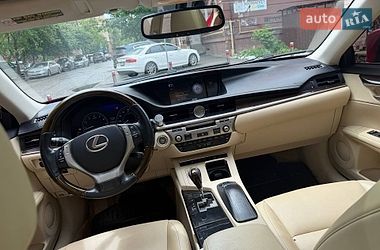 Седан Lexus ES 2012 в Киеве