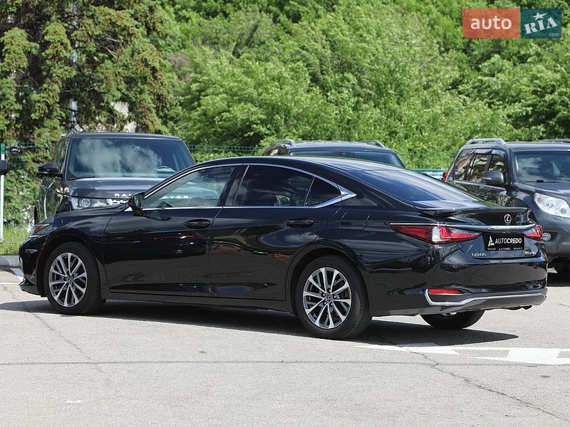Седан Lexus ES 2022 в Харкові