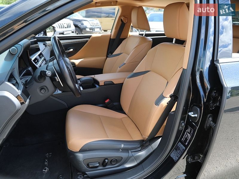 Седан Lexus ES 2022 в Харкові