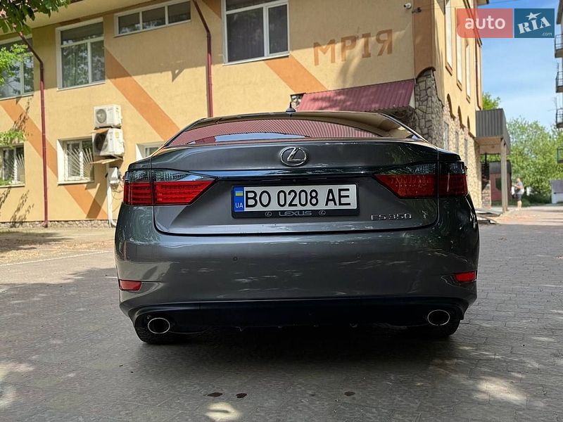 Седан Lexus ES 2012 в Тернополі