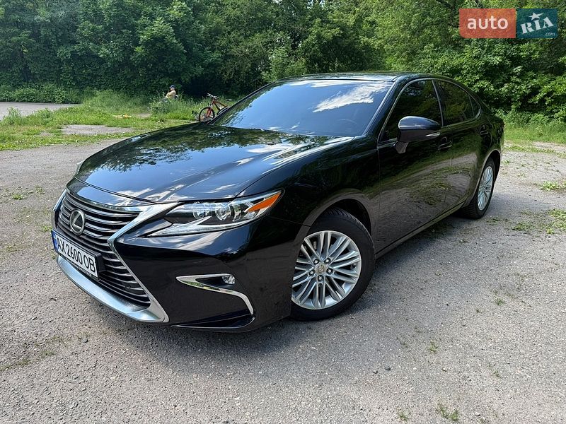 Седан Lexus ES 2015 в Харкові