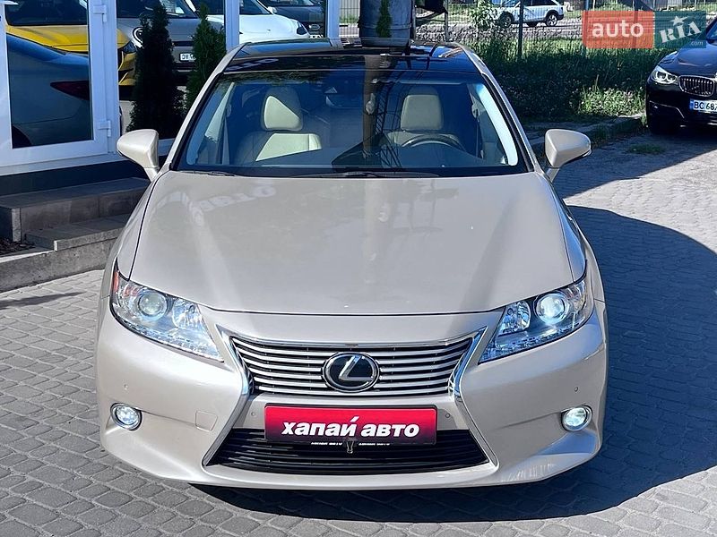 Седан Lexus ES 2012 в Львові