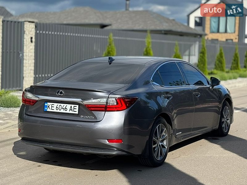 Седан Lexus ES 2016 в Києві