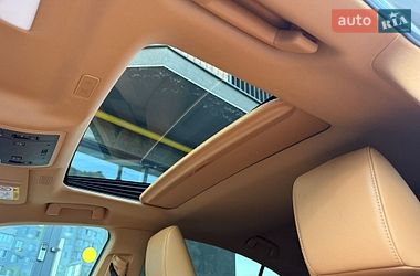 Седан Lexus ES 2023 в Виннице