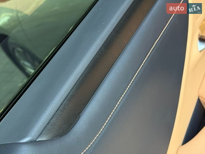 Седан Lexus ES 2023 в Виннице