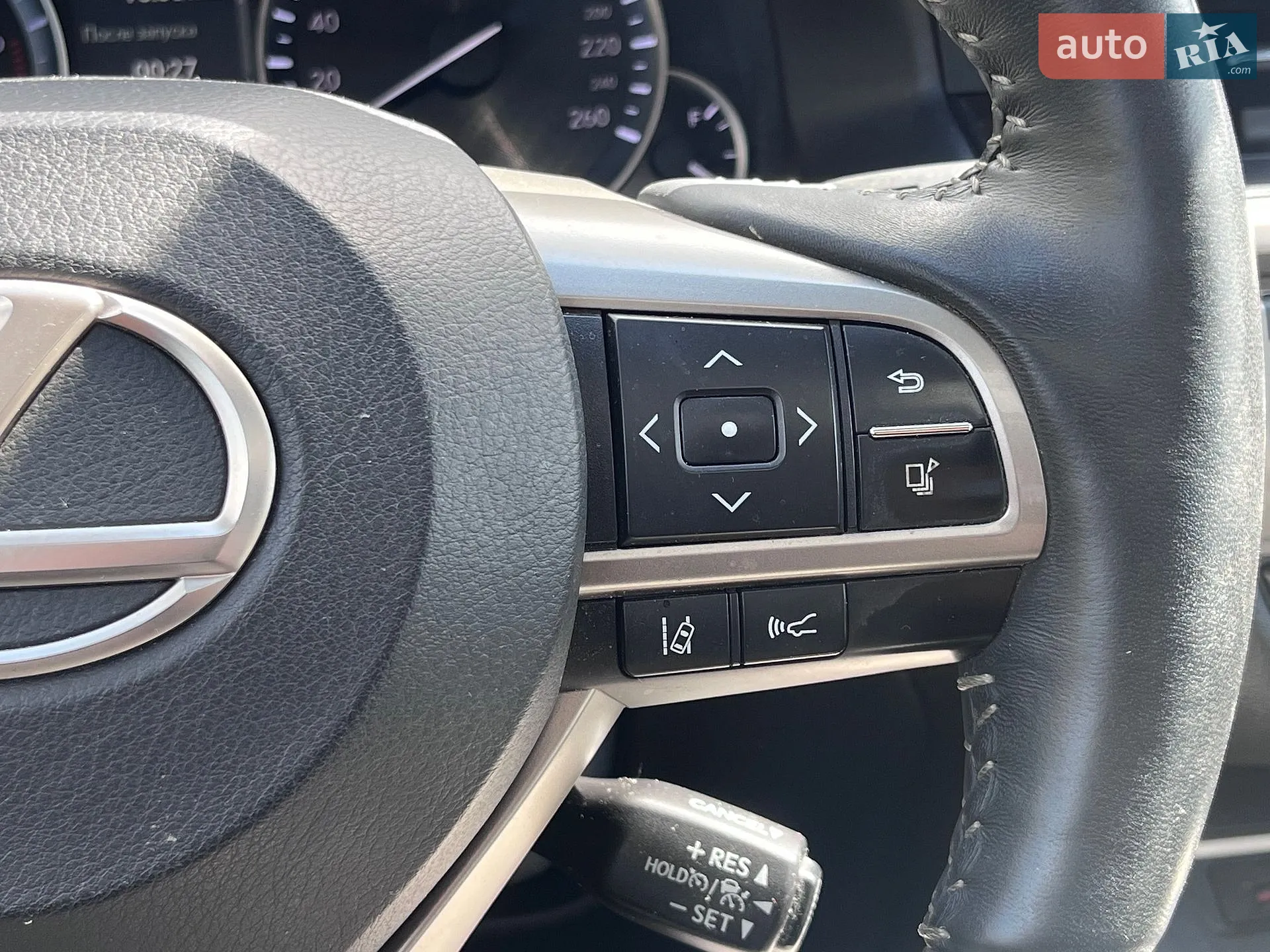 2018 Lexus ES - мініатюра 23