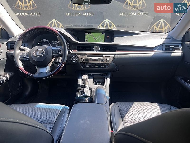 Седан Lexus ES 2018 в Києві