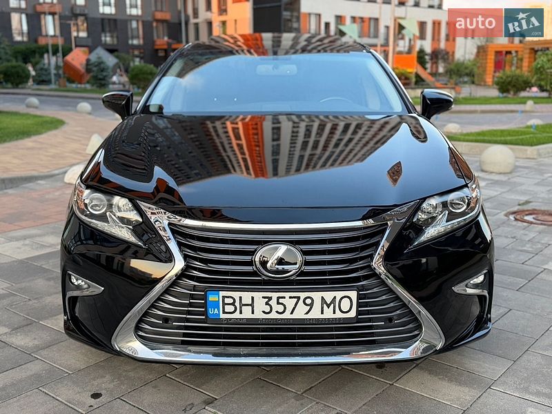Седан Lexus ES 2015 в Киеве