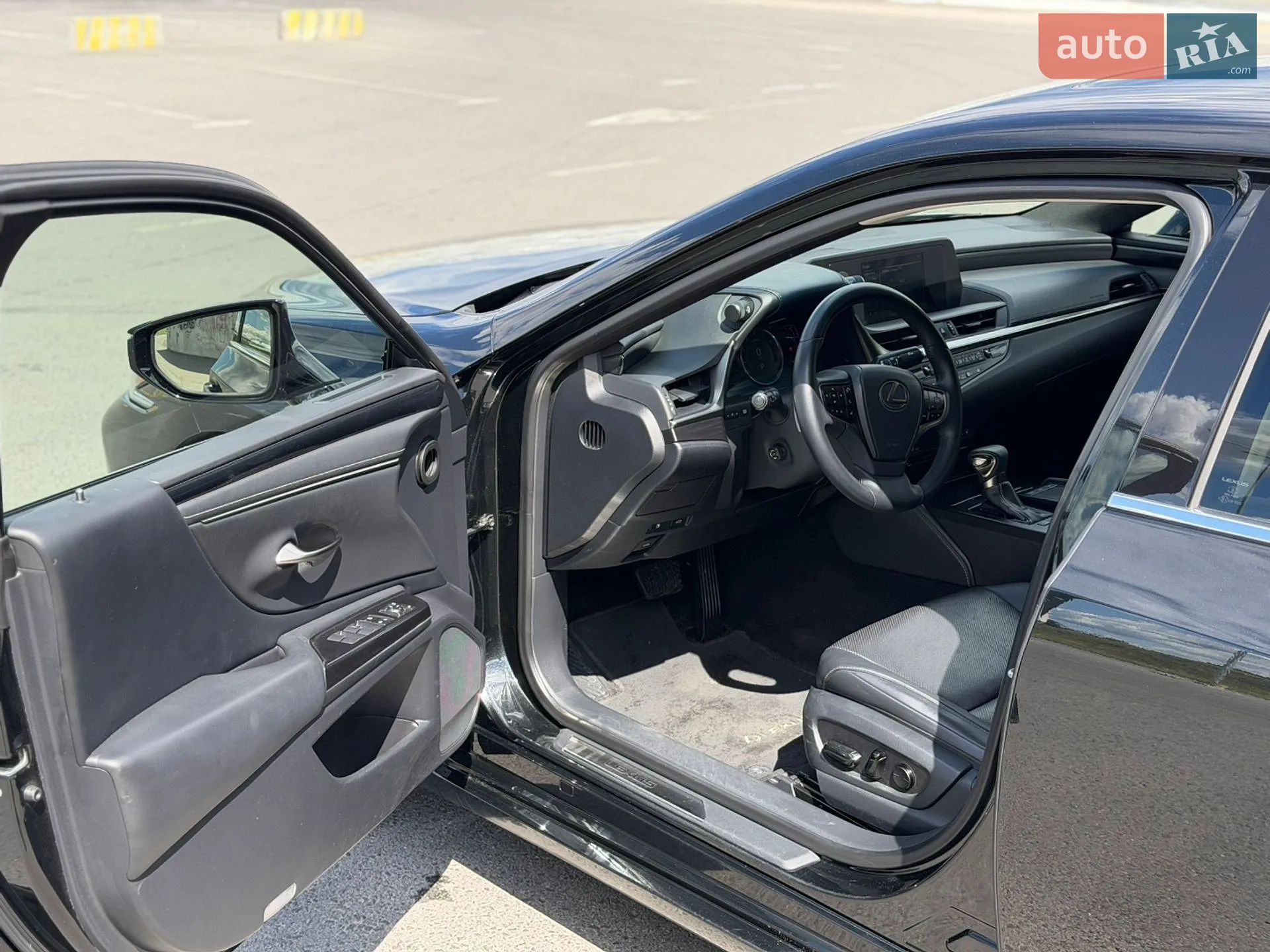 2018 Lexus ES - мініатюра 16