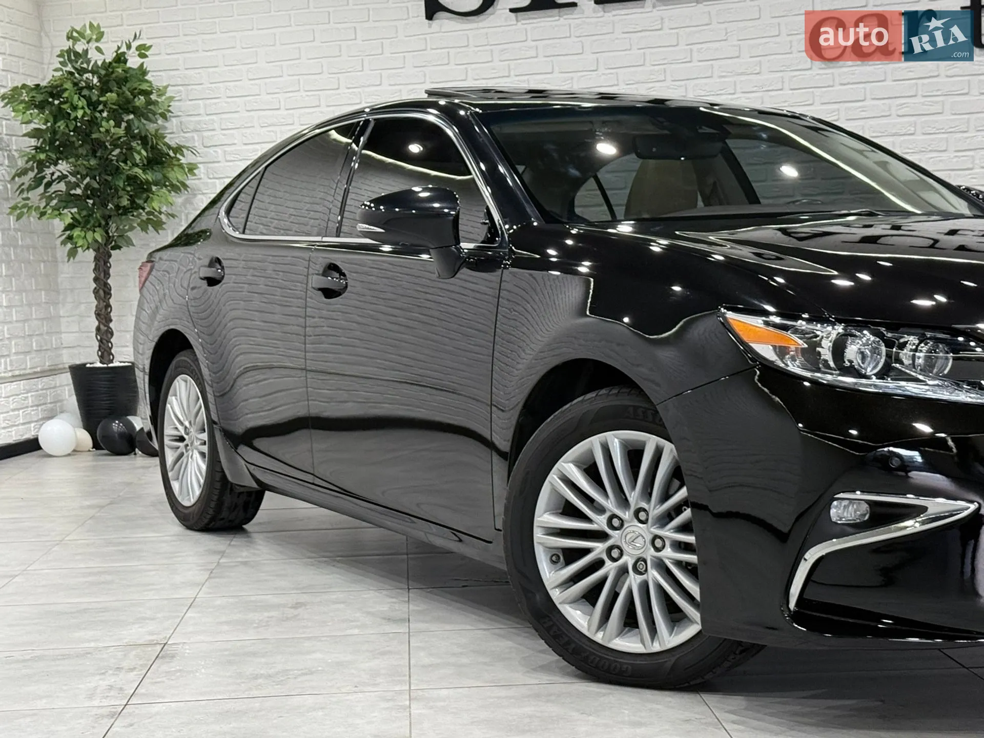 2017 Lexus ES - мініатюра 18