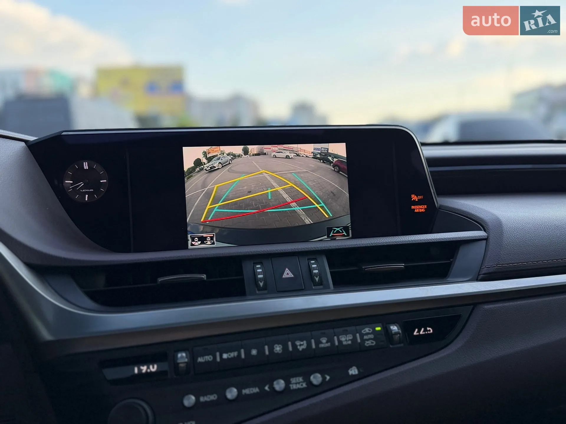 2019 Lexus ES - мініатюра 11