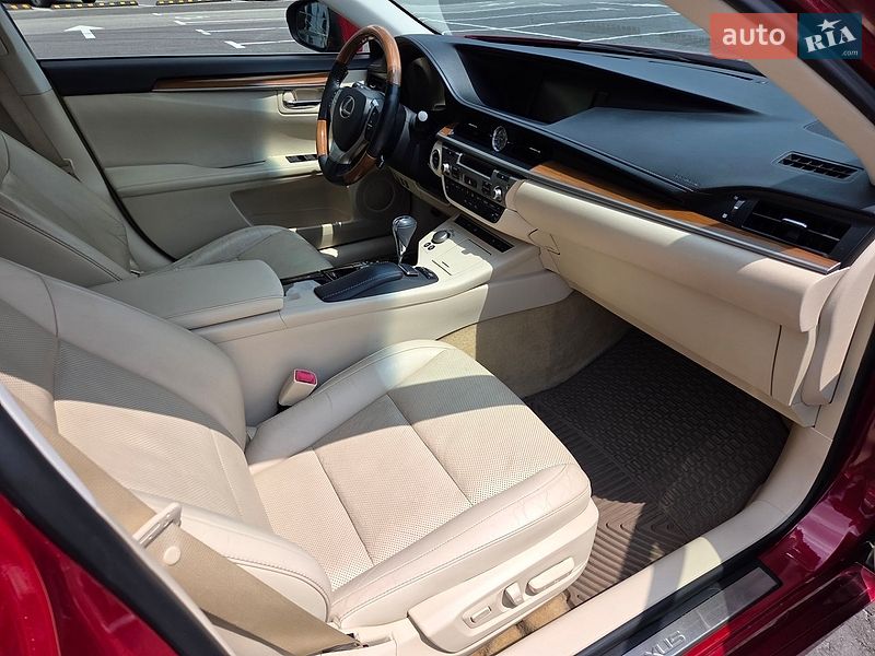 Седан Lexus ES 2014 в Києві фото 44 Седан Lexus ES 2014 в Києві