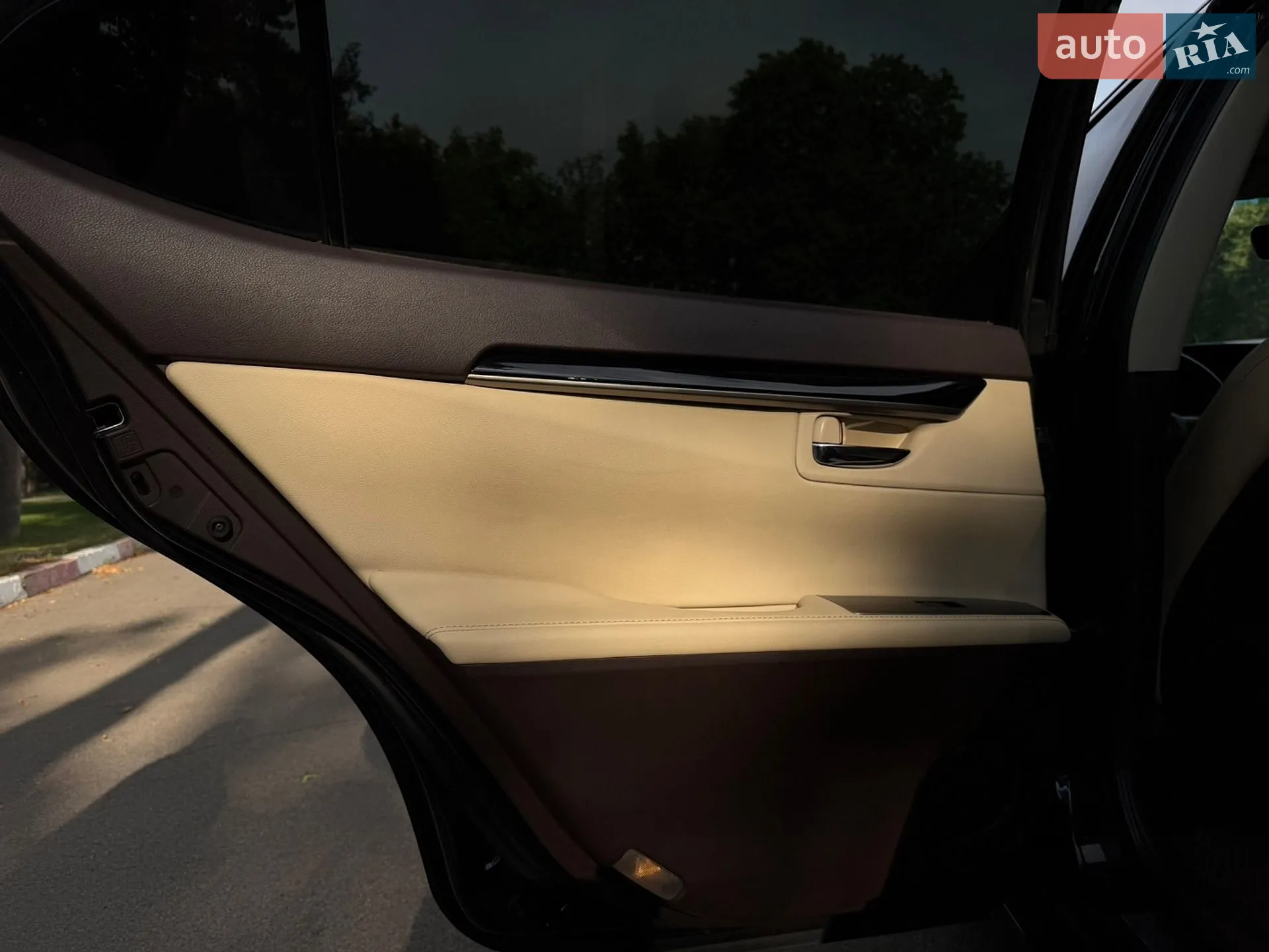 2016 Lexus ES - мініатюра 23