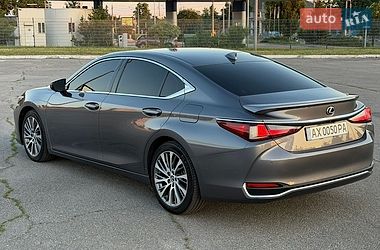 Седан Lexus ES 2019 в Харкові