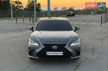 Седан Lexus ES 2019 в Харкові