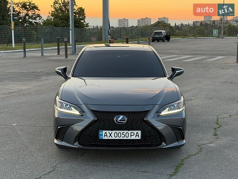 Седан Lexus ES 2019 в Харкові