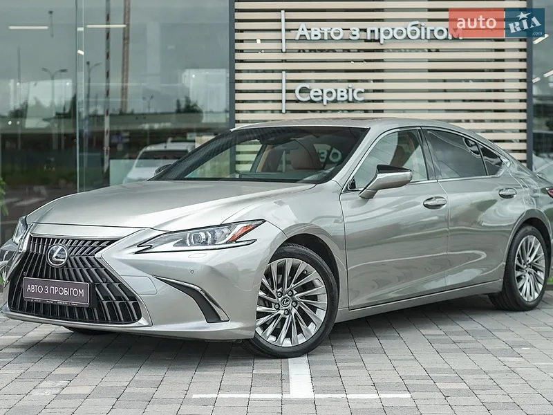 Lexus ES