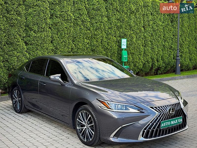 Седан Lexus ES 2022 в Львові