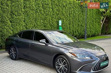Седан Lexus ES 2022 в Львові