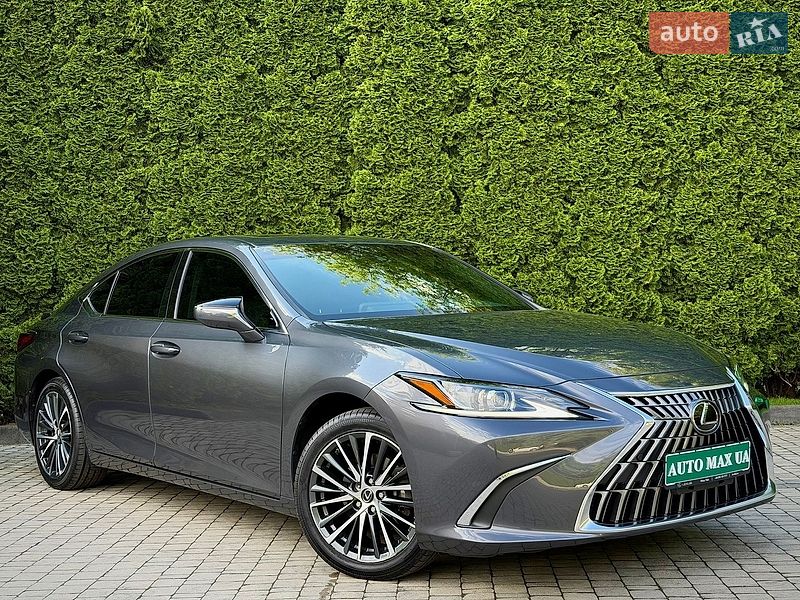 Седан Lexus ES 2022 в Львові