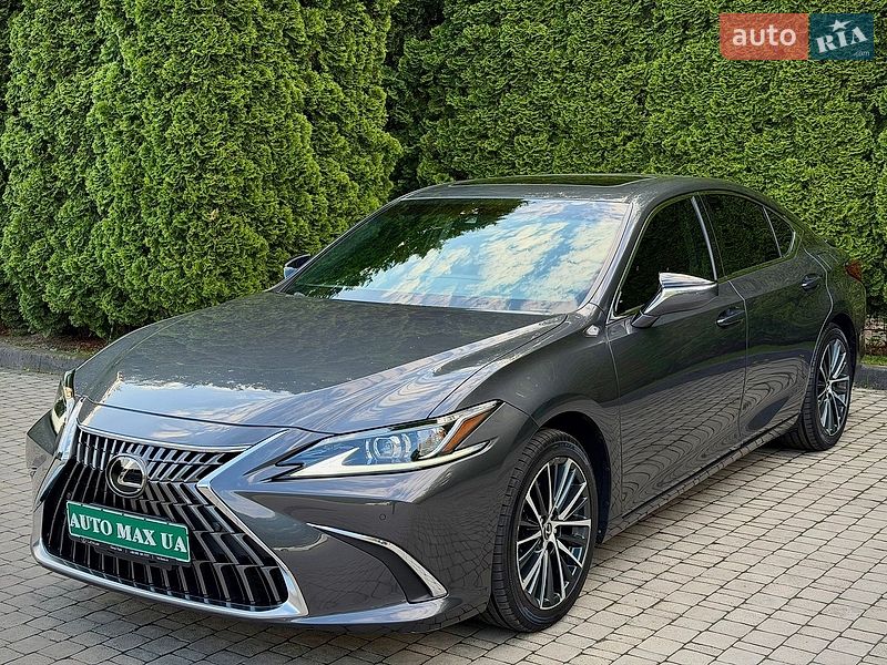 Седан Lexus ES 2022 в Львові