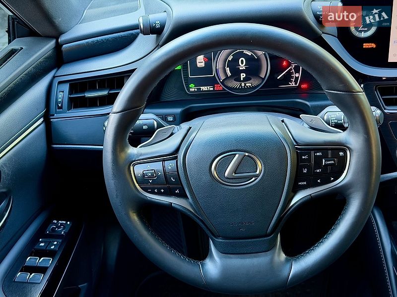 Седан Lexus ES 2022 в Львові
