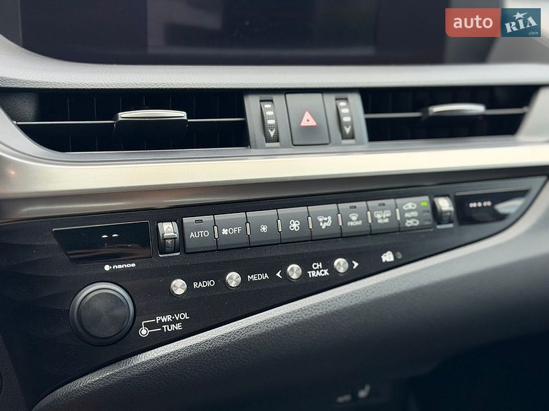 Седан Lexus ES 2019 в Києві