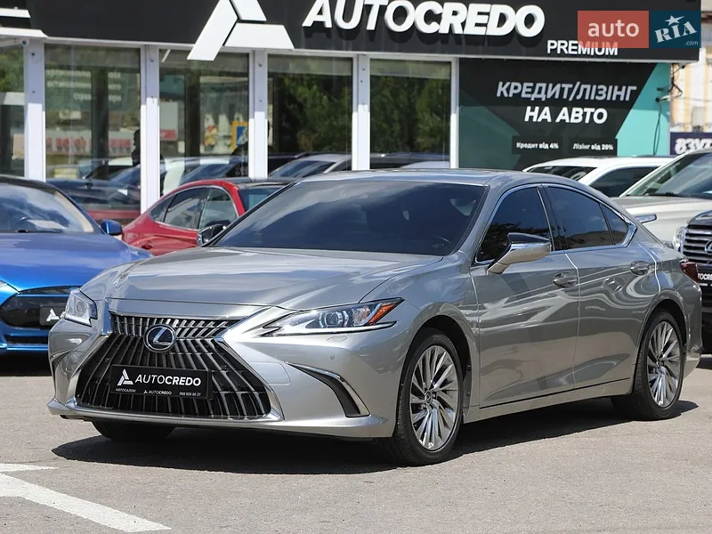 Lexus ES