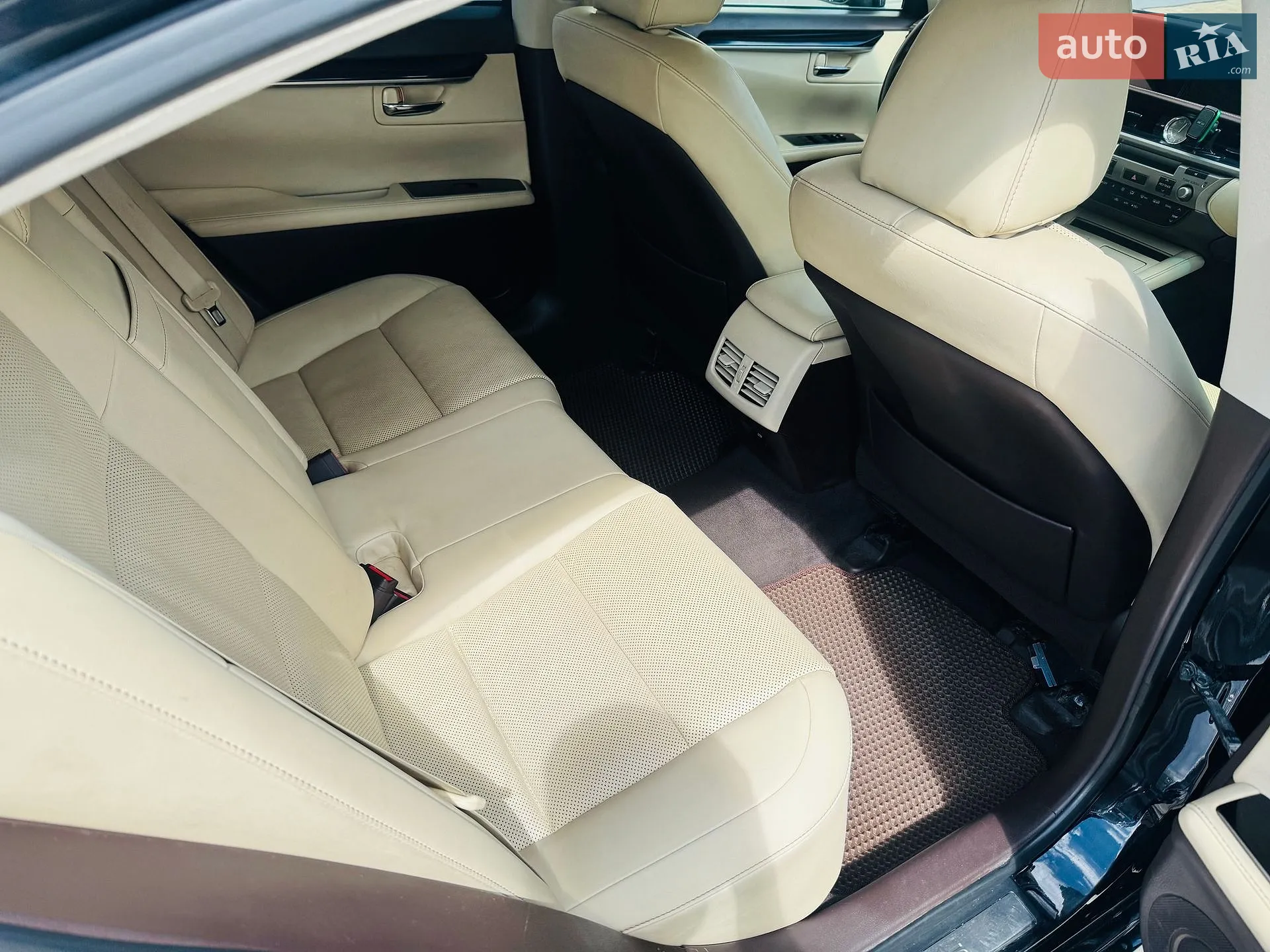 2015 Lexus ES - мініатюра 13