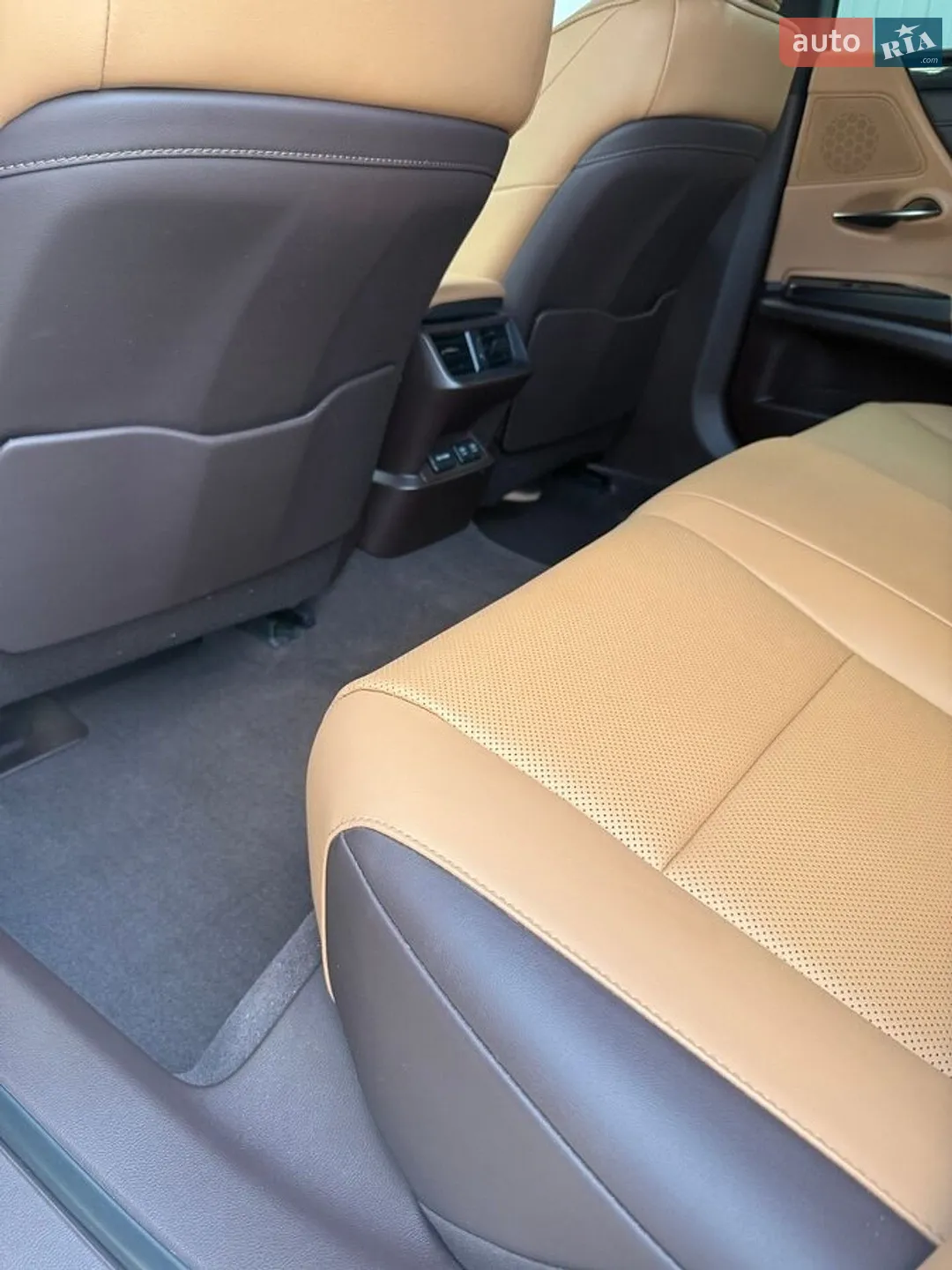 2019 Lexus ES - мініатюра 11