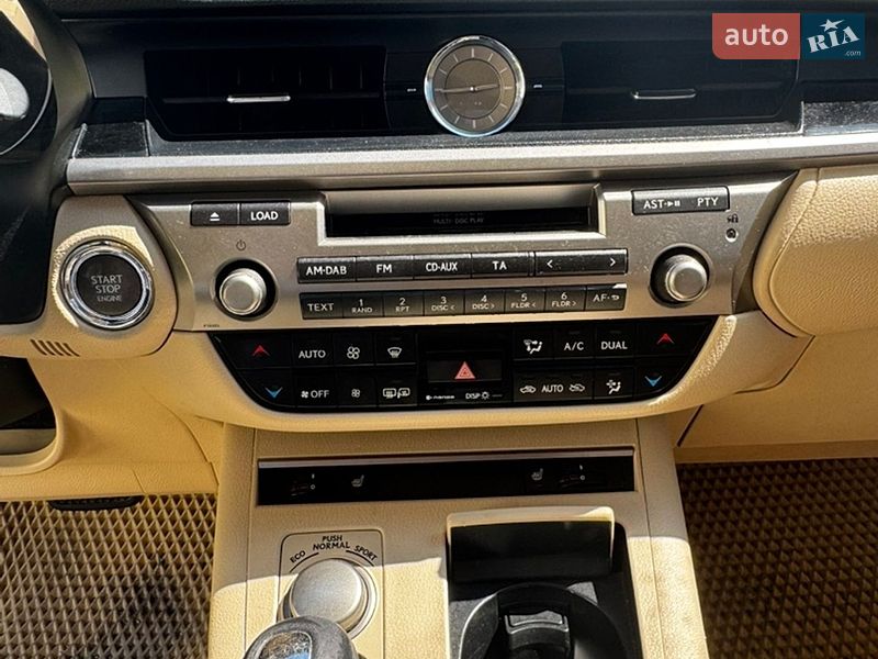 Седан Lexus ES 2013 в Дніпрі